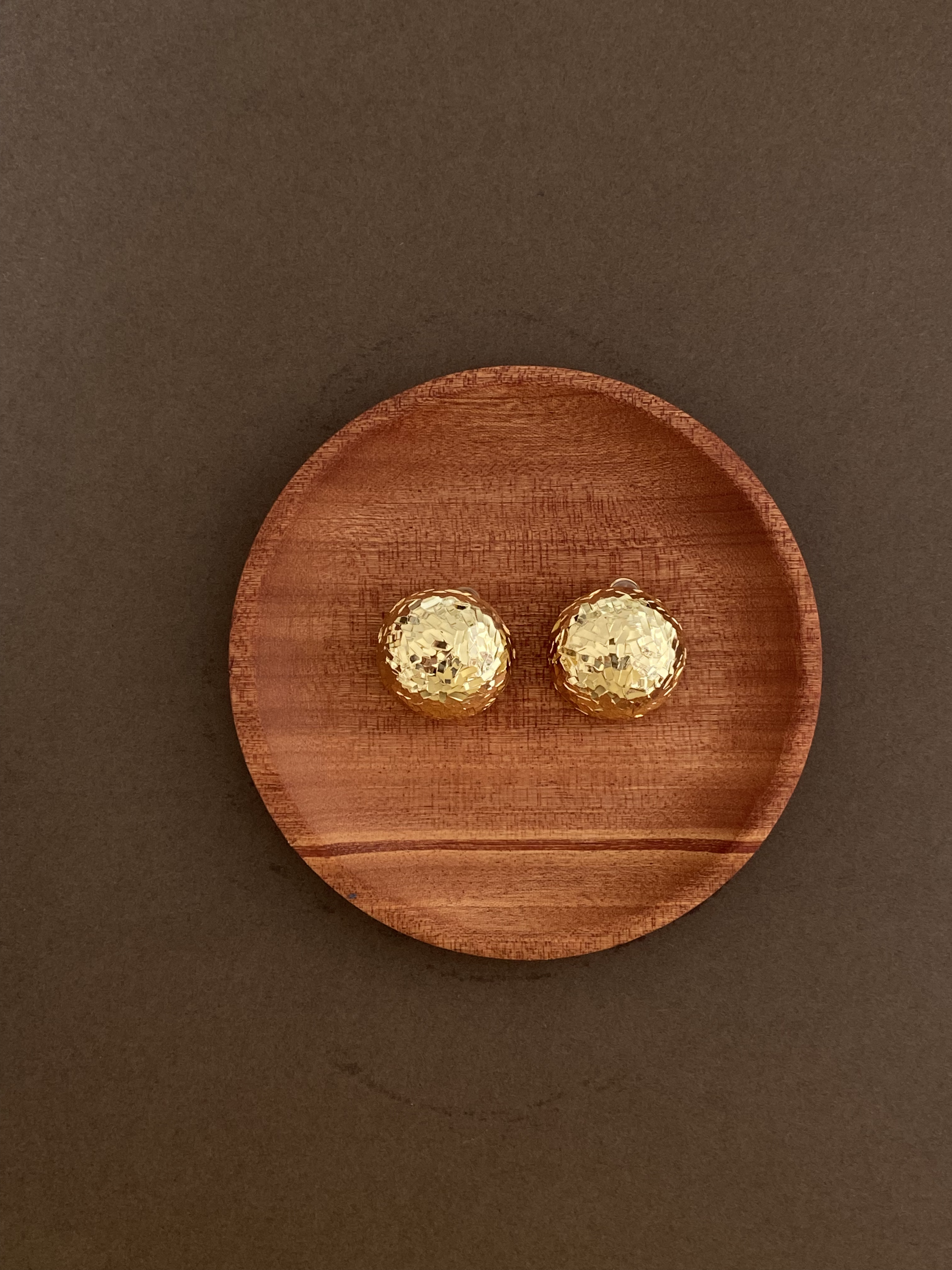 Metal  gleaming  earring