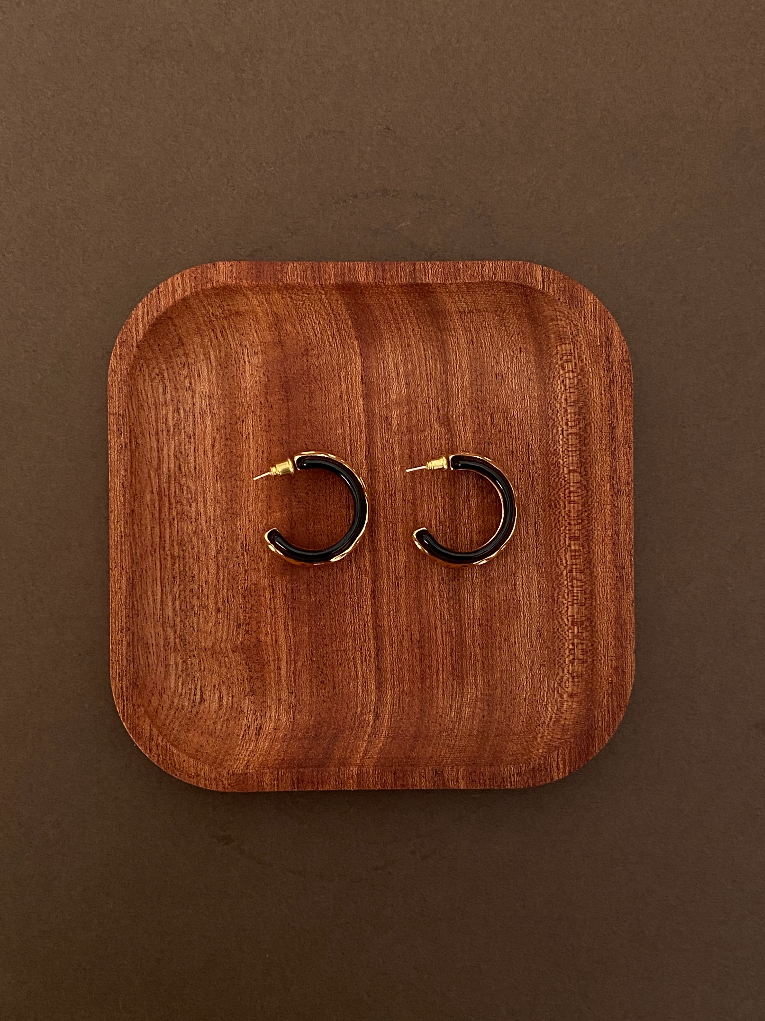 Metal enamel earring