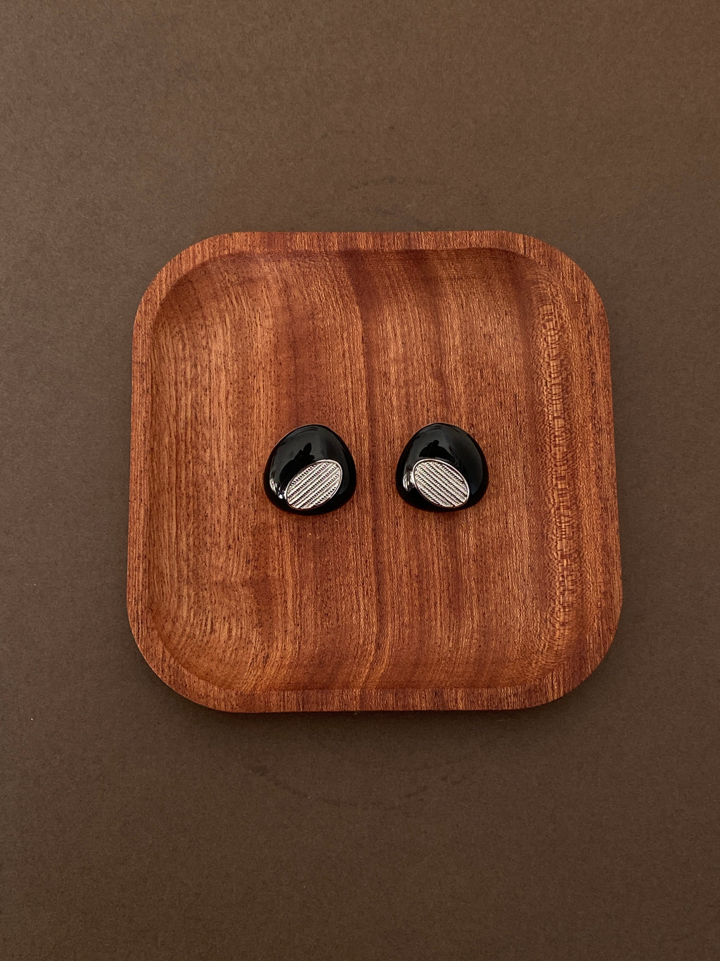 Metal enamel earring