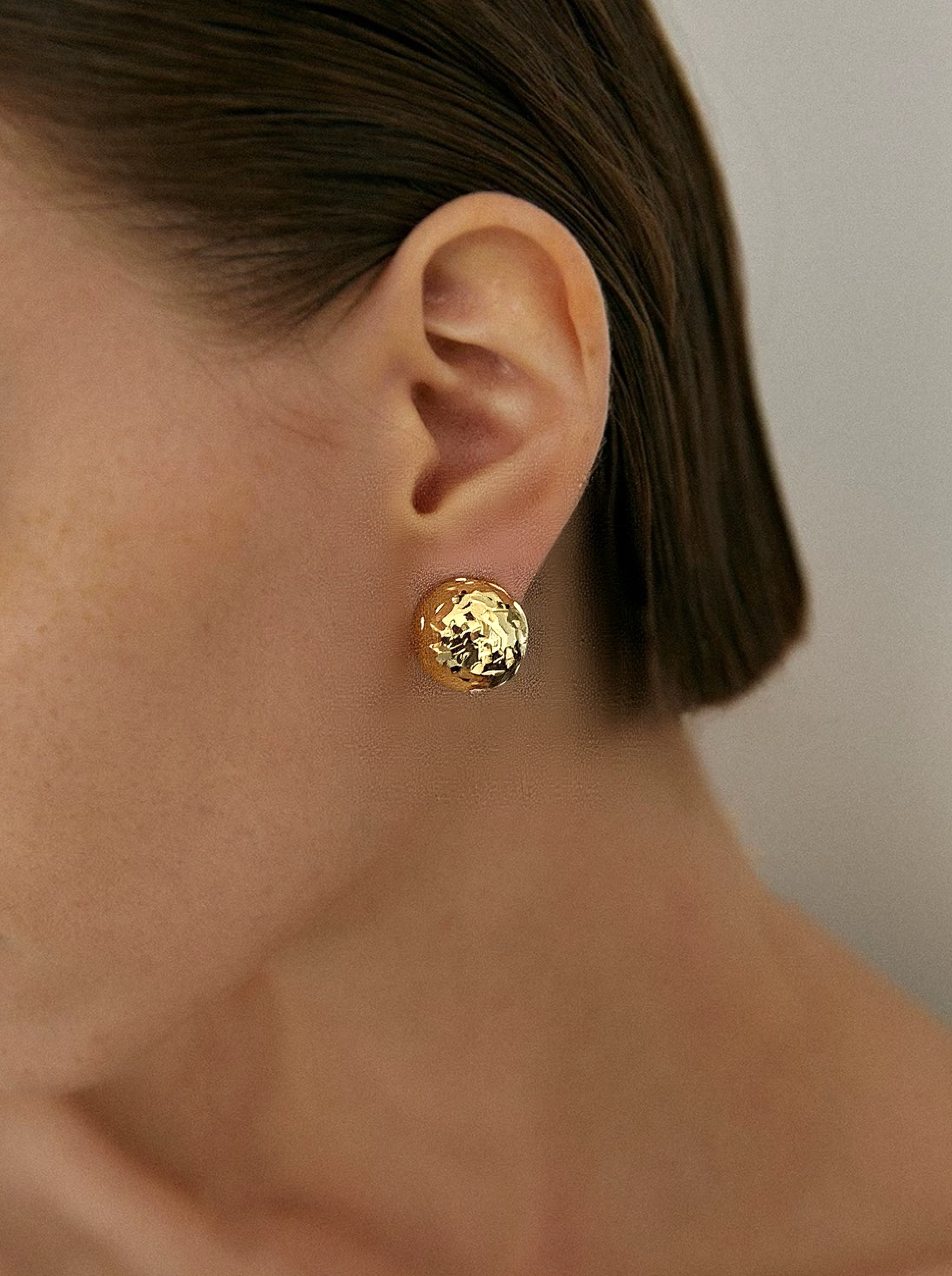 Metal  gleaming  earring