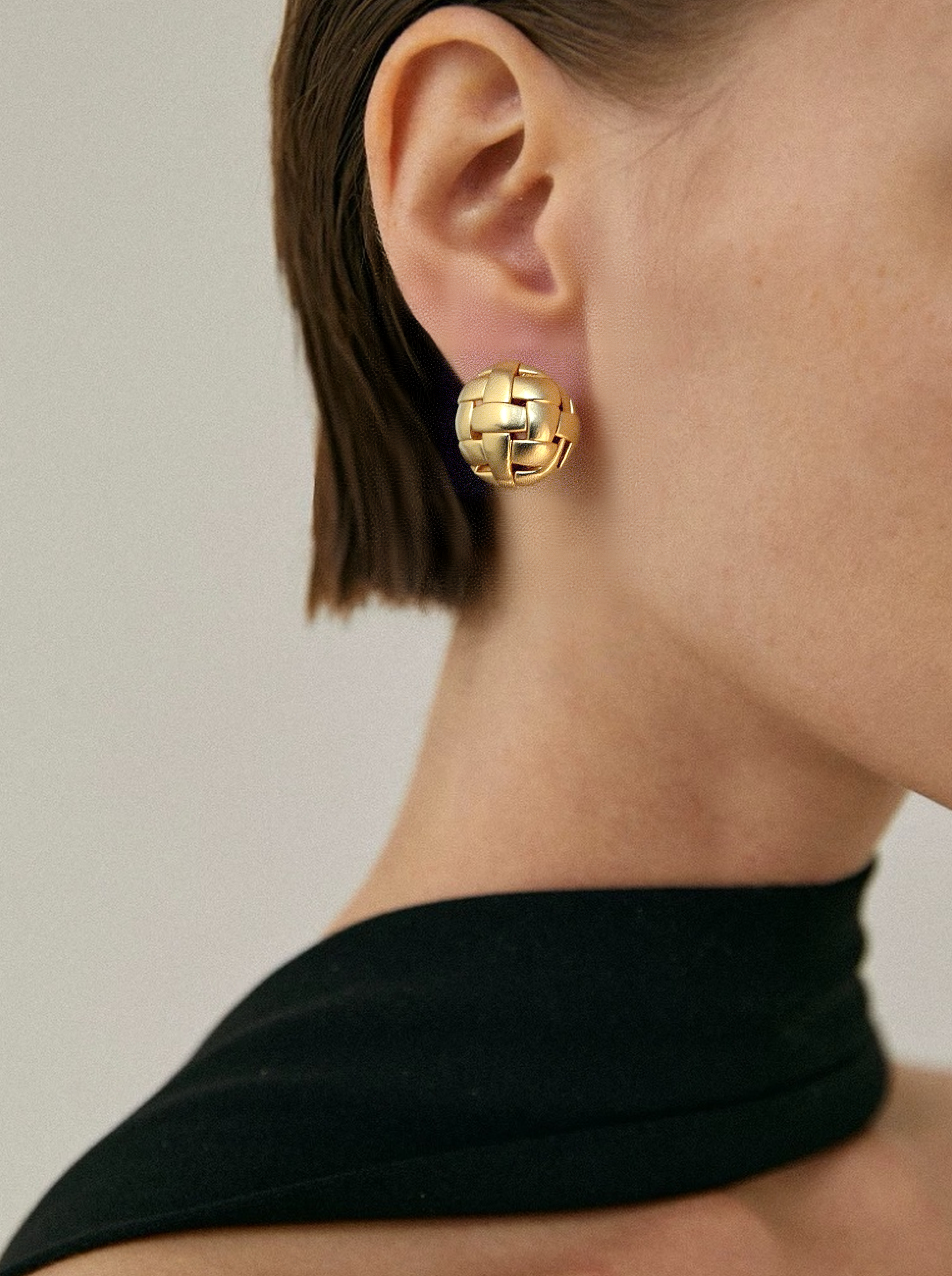 Metal  braided  earring