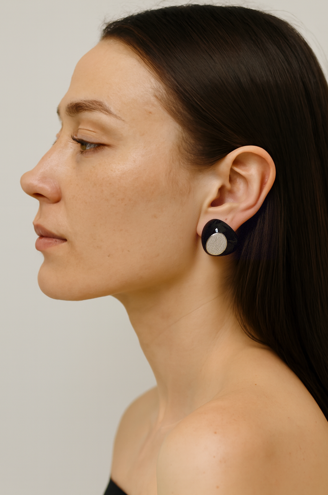 Metal enamel earring